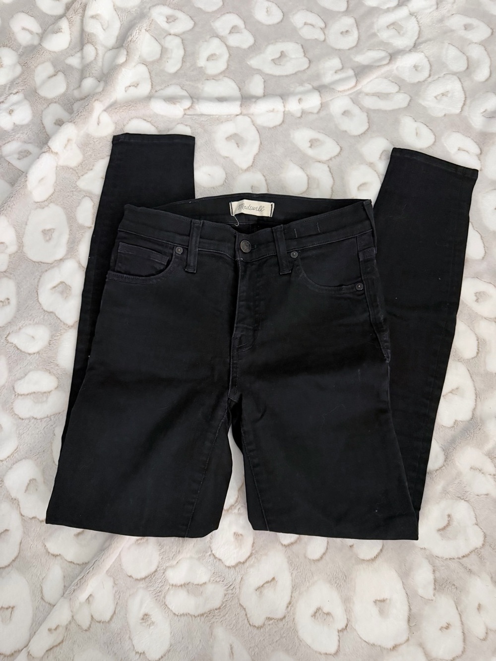 Classic Black High-Rise Skinny Jeans L15